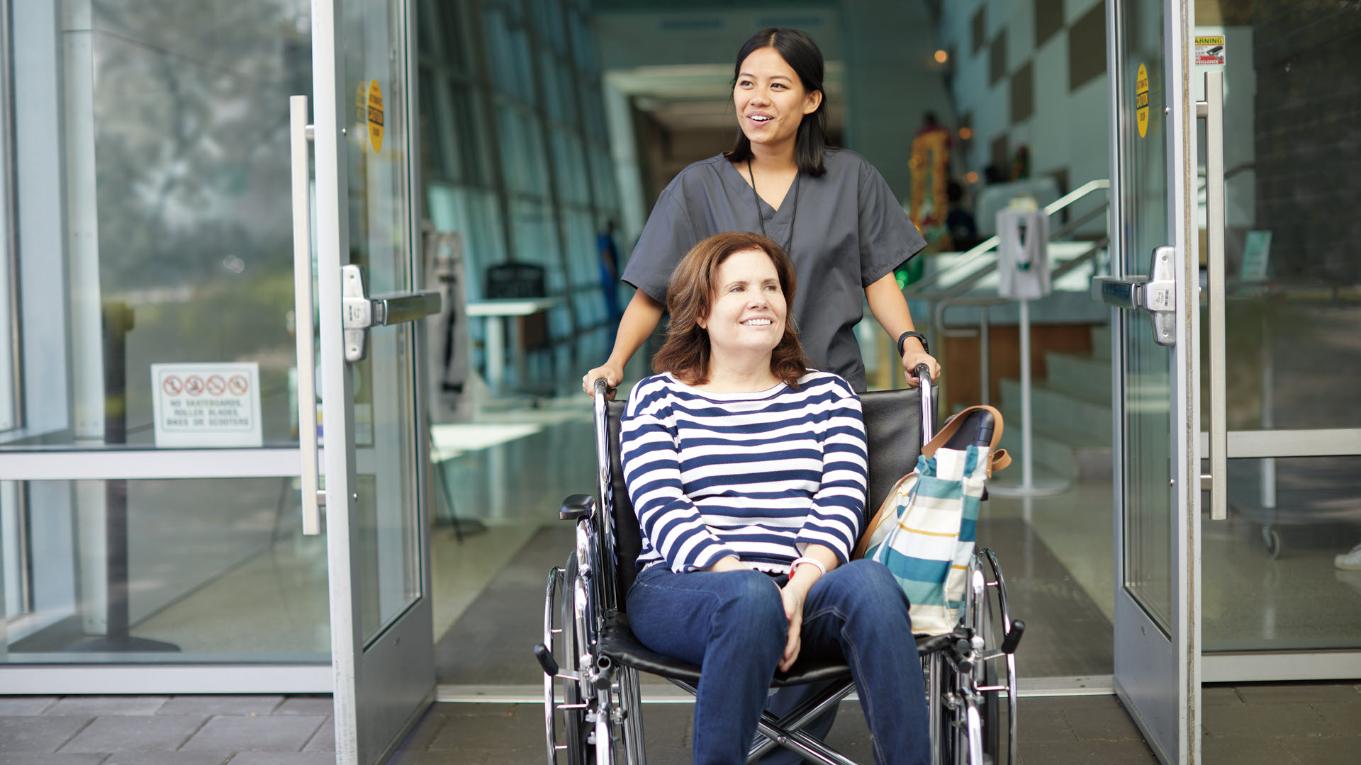 Health kiosk of Estaci&oacute;n Vital installed in a mall in Nicaragua